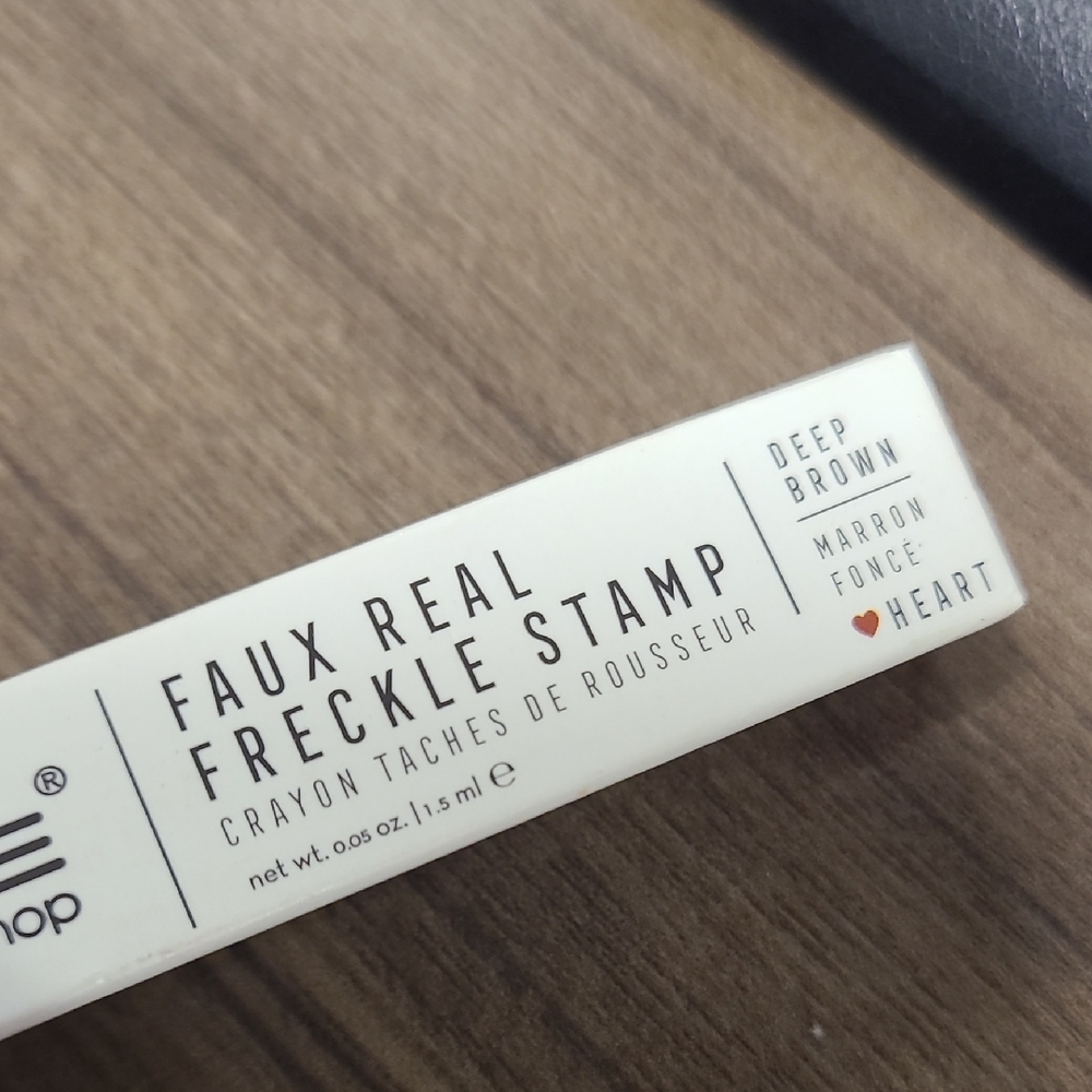 The Creme Shop Faux Real Freckle Stamp - Picture 2 of 5